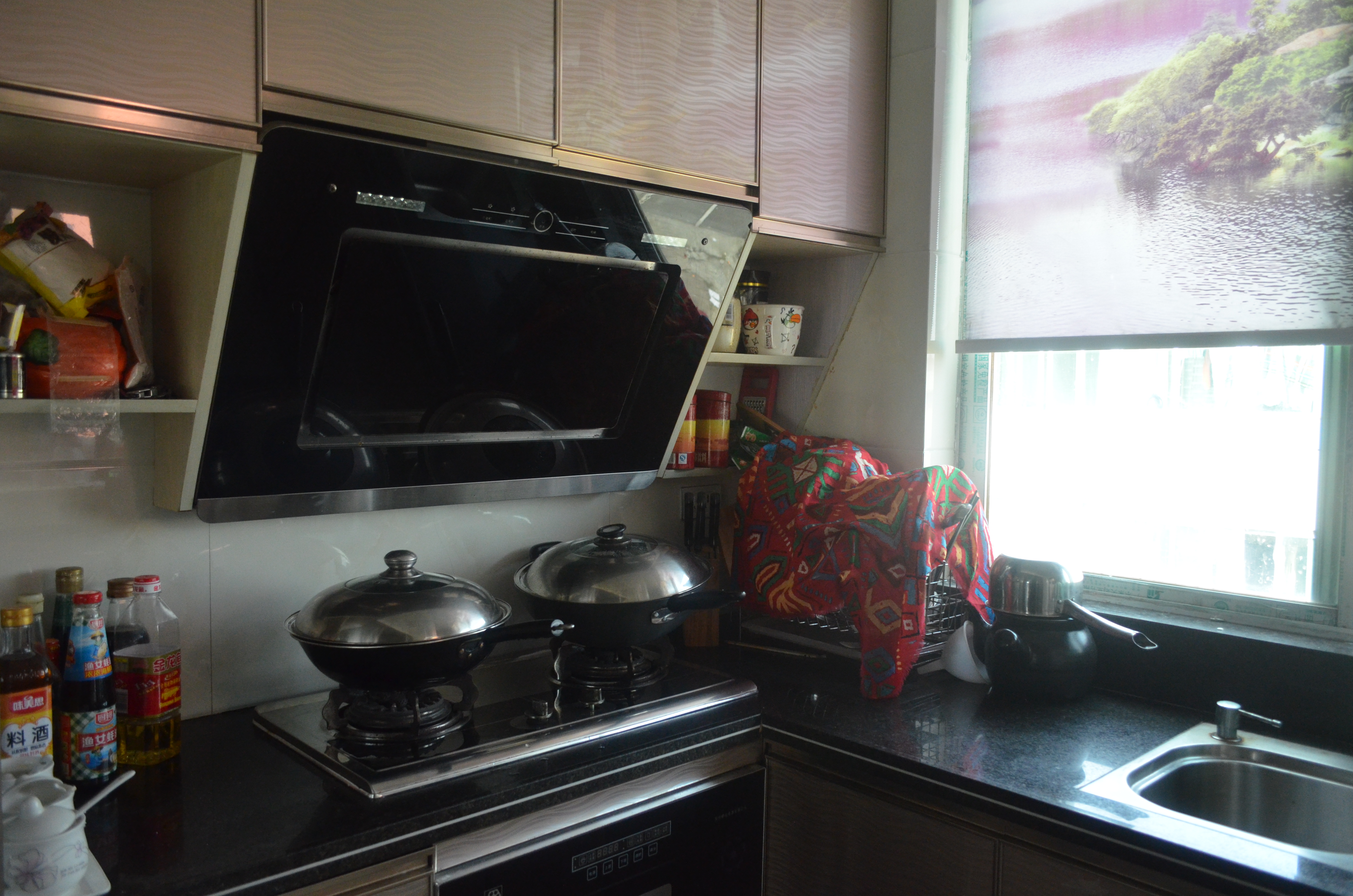 厨房装了止逆阀还是有油烟味咋办,厨房油烟味从窗户跑到卧室怎么办