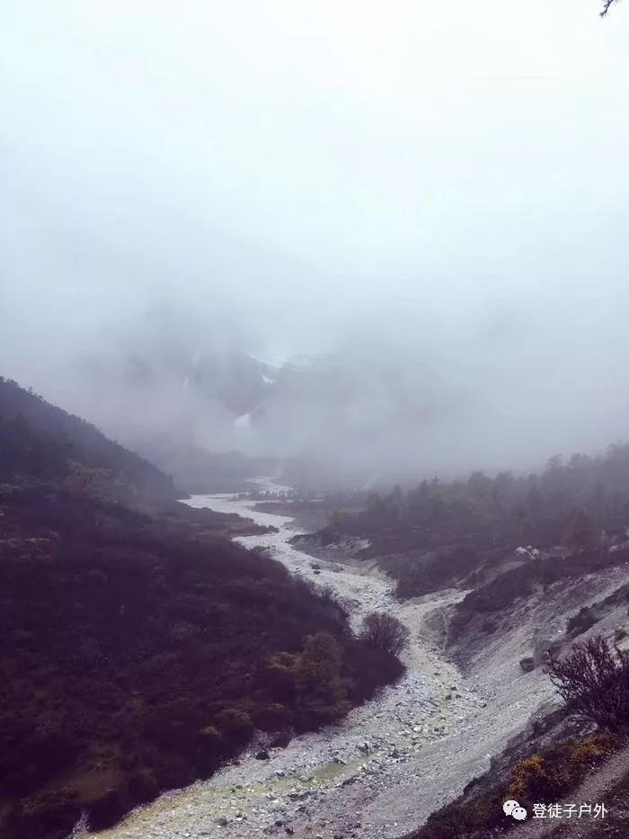 稻城亚丁游记完整版,稻城亚丁游记1000字