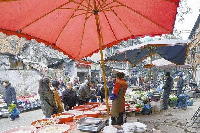 成都同根生,成都北门对比南门