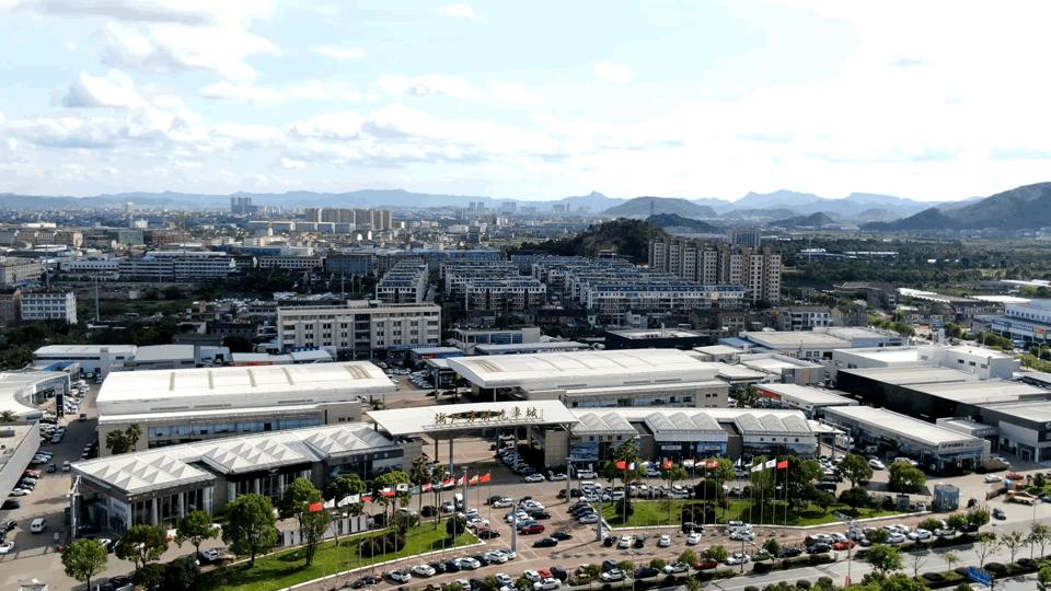 幸福道路越走越宽,幸福道路越走越宽阔