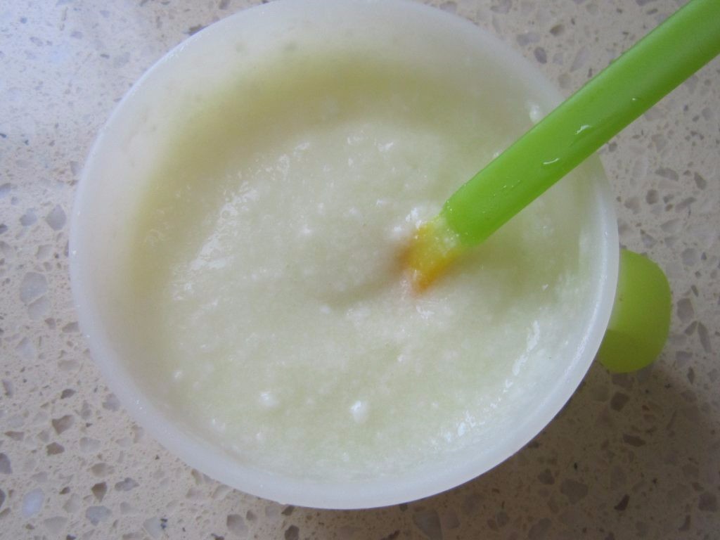 4至5个月宝宝需要添加哪些辅食,宝宝营养辅食教程5个月