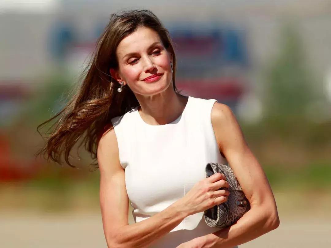 zara西班牙王后,zara连衣裙夏季轻奢高级感仙女裙