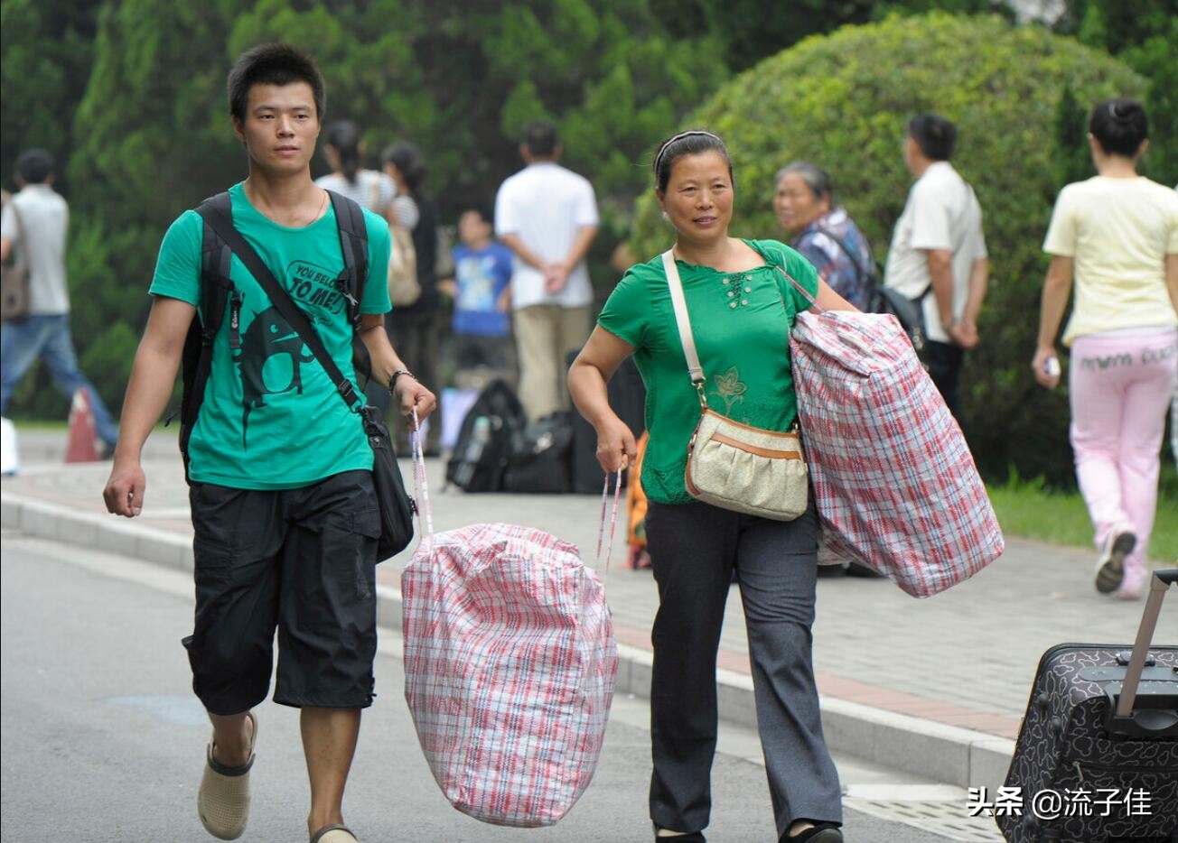 大学通知书有多卷,大学通知书里都有些什么