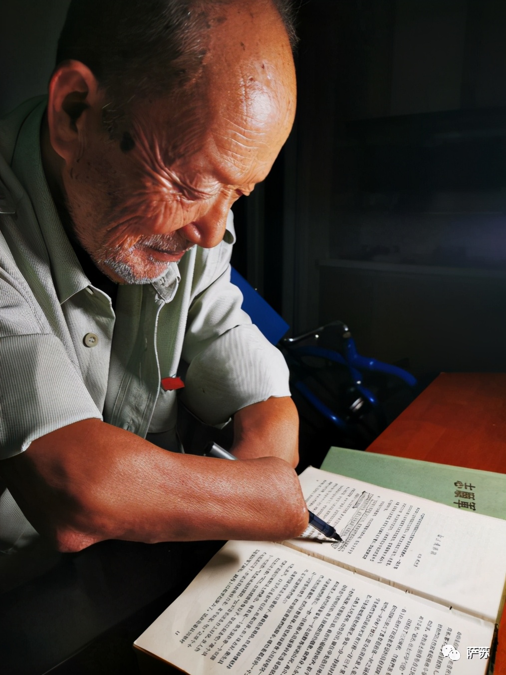 神了！电影拍不出的战争细节：志愿军战士用这招“活埋”美军坦克