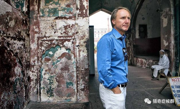 蒙娜丽莎为什么永远盯着你笑,蒙娜丽莎到底笑啥