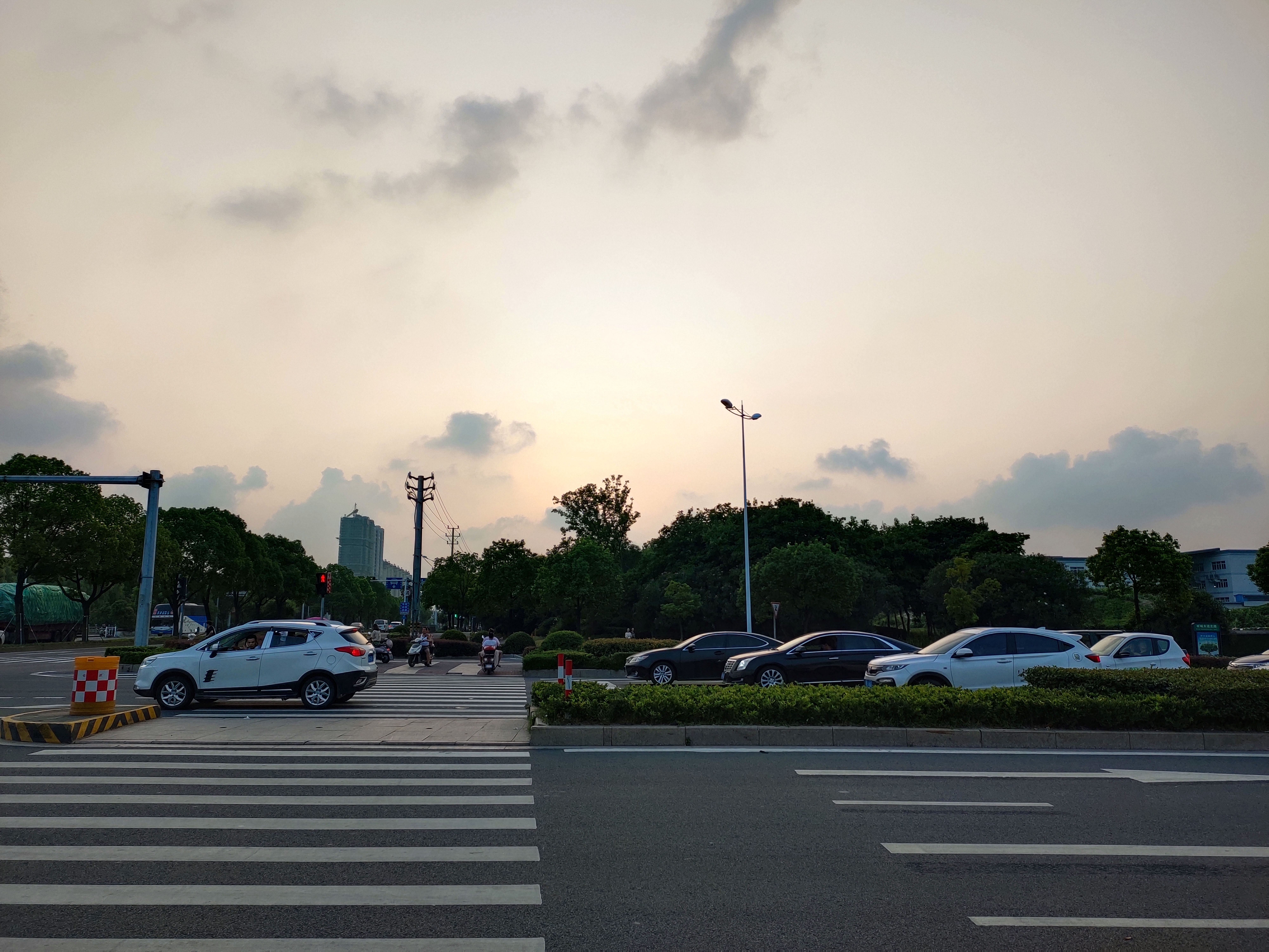 vivoz5手机值得入手吗,vivoz5现在还值得买吗