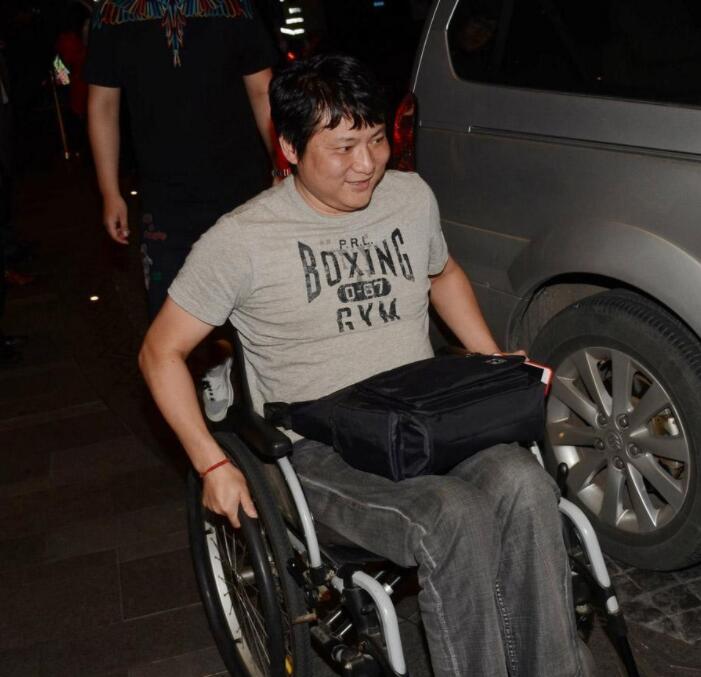 前国脚谢晖因酒后失言被停职,谢晖酒局事件结果