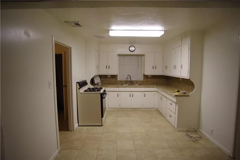 他一个人住,她一人独住100平复古房