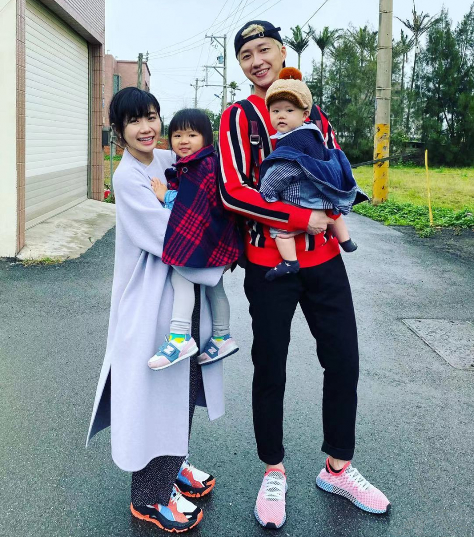 福原爱被家人4年冷*力暴**？婚姻新状况，女方身边有小6岁异性朋友