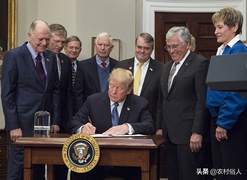 美国阿波罗登月计划登上月球了吗,美国阿波罗登月的真实视频