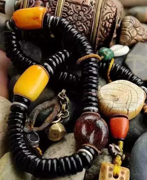 藏式老型佛珠的形制,藏式的佛珠
