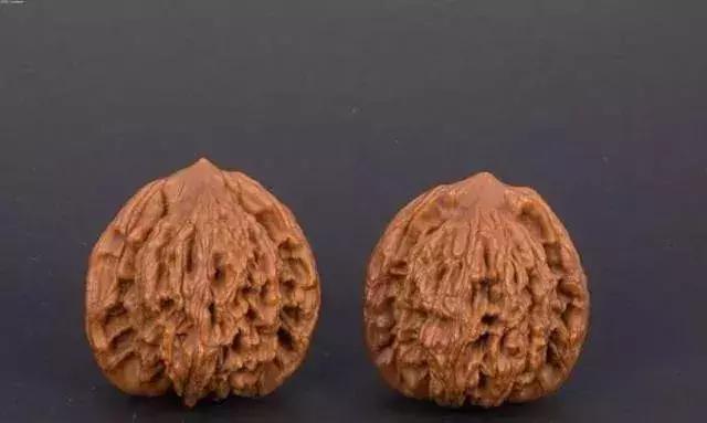 文玩核桃手串进水了怎么办,文玩核桃掉水里怎么办