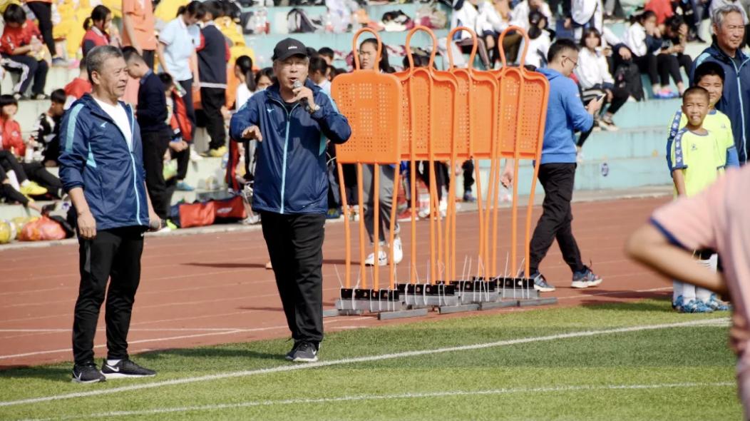 足球鞋新闻,足球鞋慈善捐赠