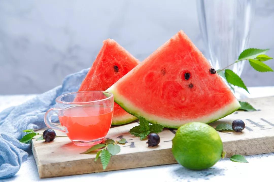 按月吃的时令水果你记住了吗,现在水果季节吃什么水果比较好