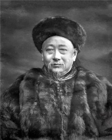 鏅氭竻瀹樺憳鍑烘磱鐣欏,鐣欐磱鏅氭竻瀹樺憳