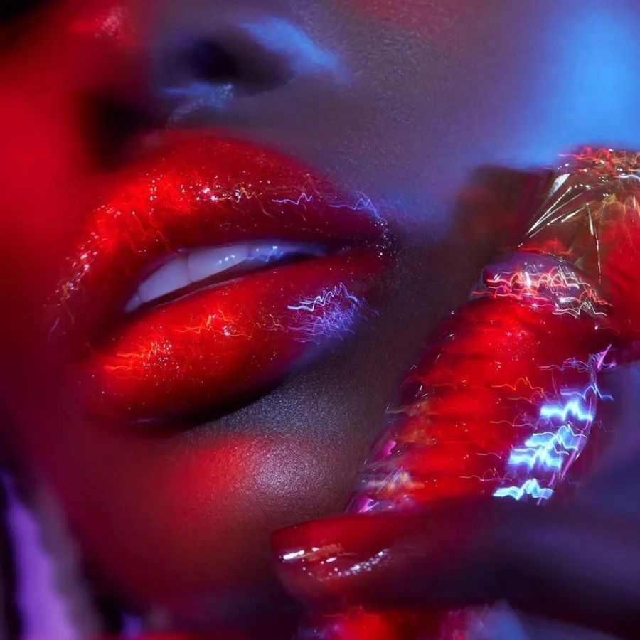 奢侈品下场battle卖口红，爱马仕、周仰杰，该买哪一支？