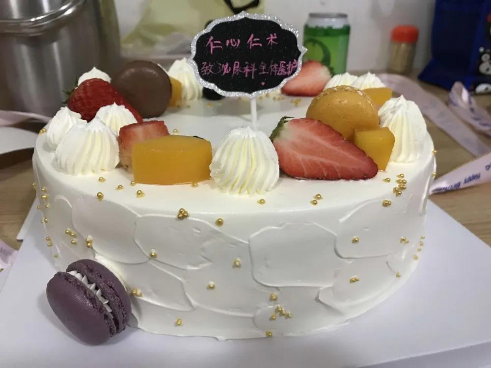 给女医生朋友送甜品,给医生送花应该送个啥