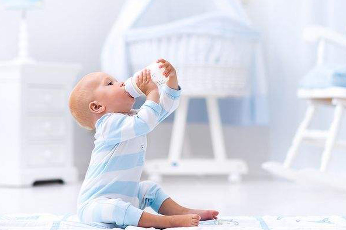 小孩一转奶就腹泻,转奶出现便秘是什么原因