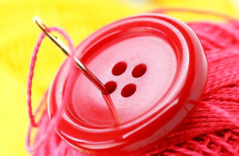 如何预防羽绒服袖子磨损,怎样防止翻领羽绒服领子脏