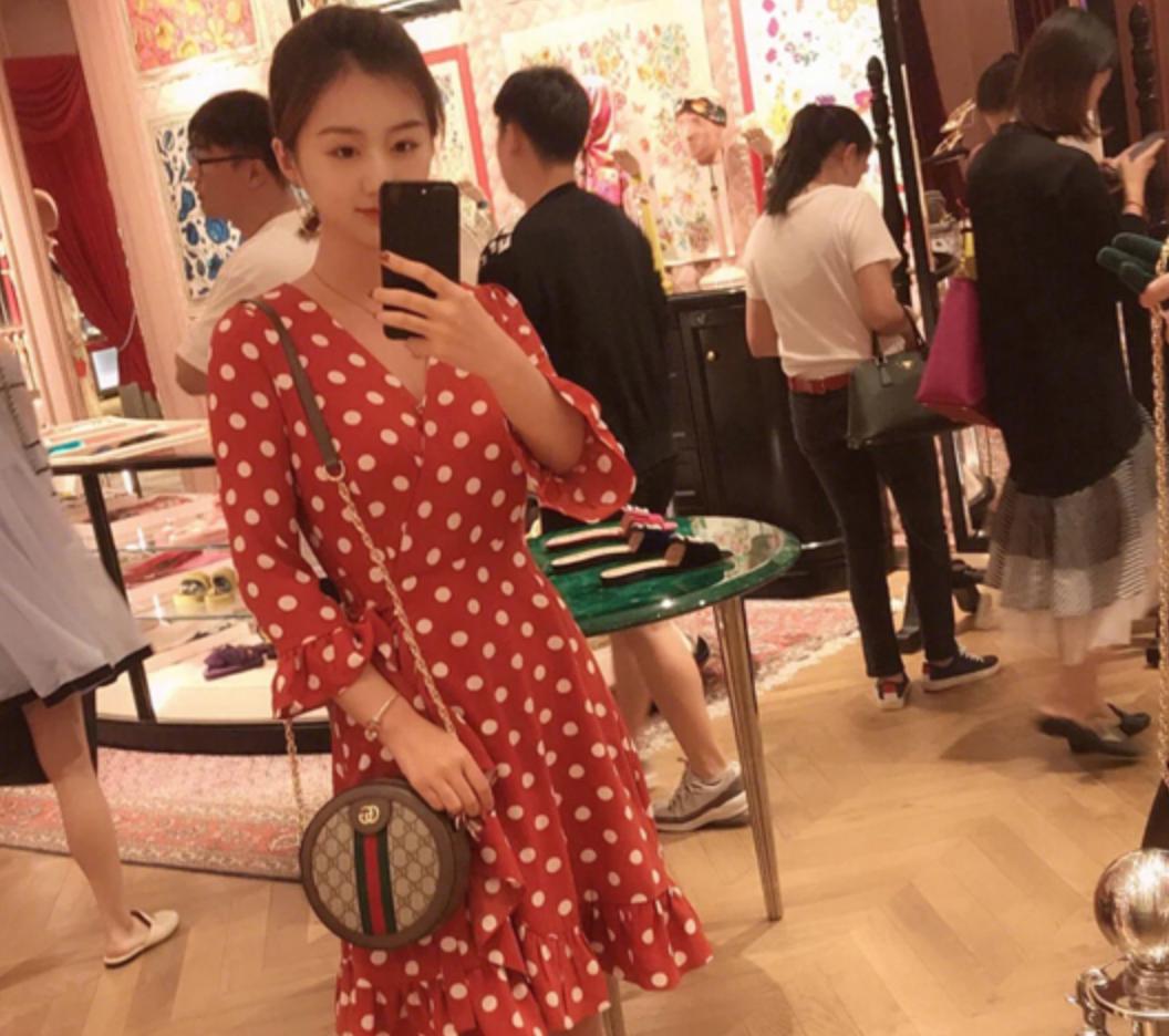 burberry复古圆饼包,用什么搭配古驰的圆饼包