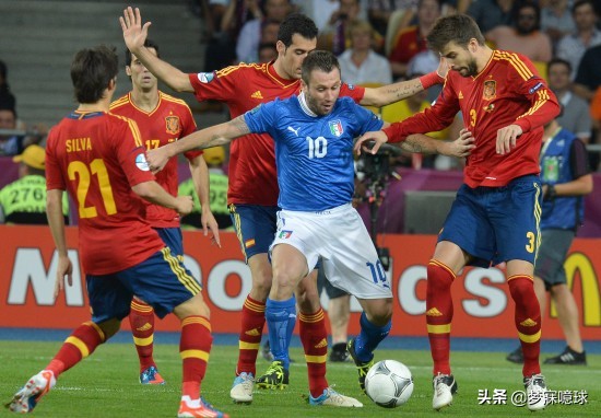 15年巴萨横扫世界足坛,巴萨皇马十大惨案