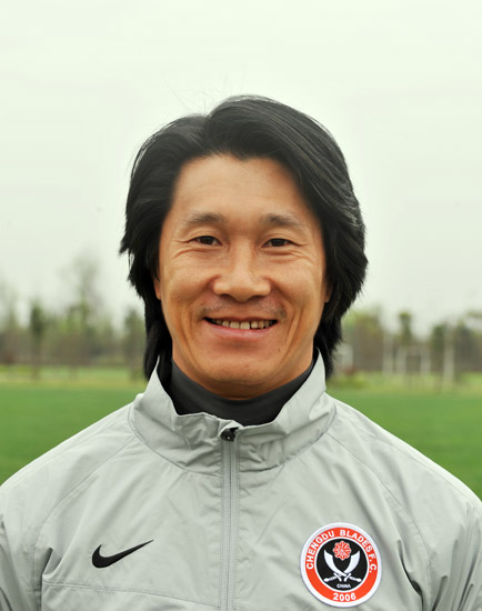 中国足球职业化起于何时,中国足球职业化最初的队伍