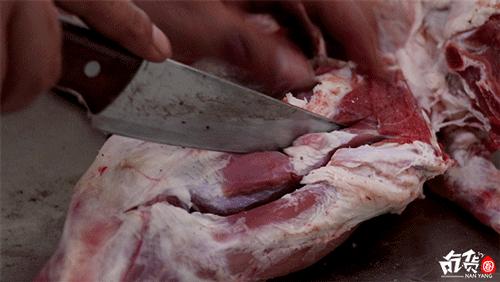 南阳吃烤全羊的地方,河南南阳方城流动烤全羊