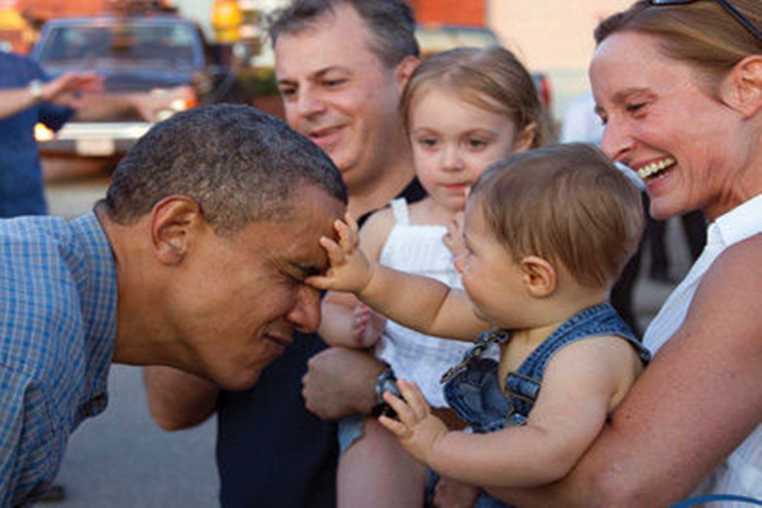 宝宝爱打巴掌,宝宝爱打人被别人骂