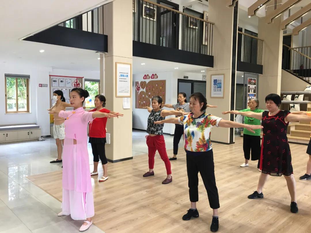 隔着一道墙，两地一家亲，香洲区拱北街道茂盛社区创建珠澳共融基层实践新典范