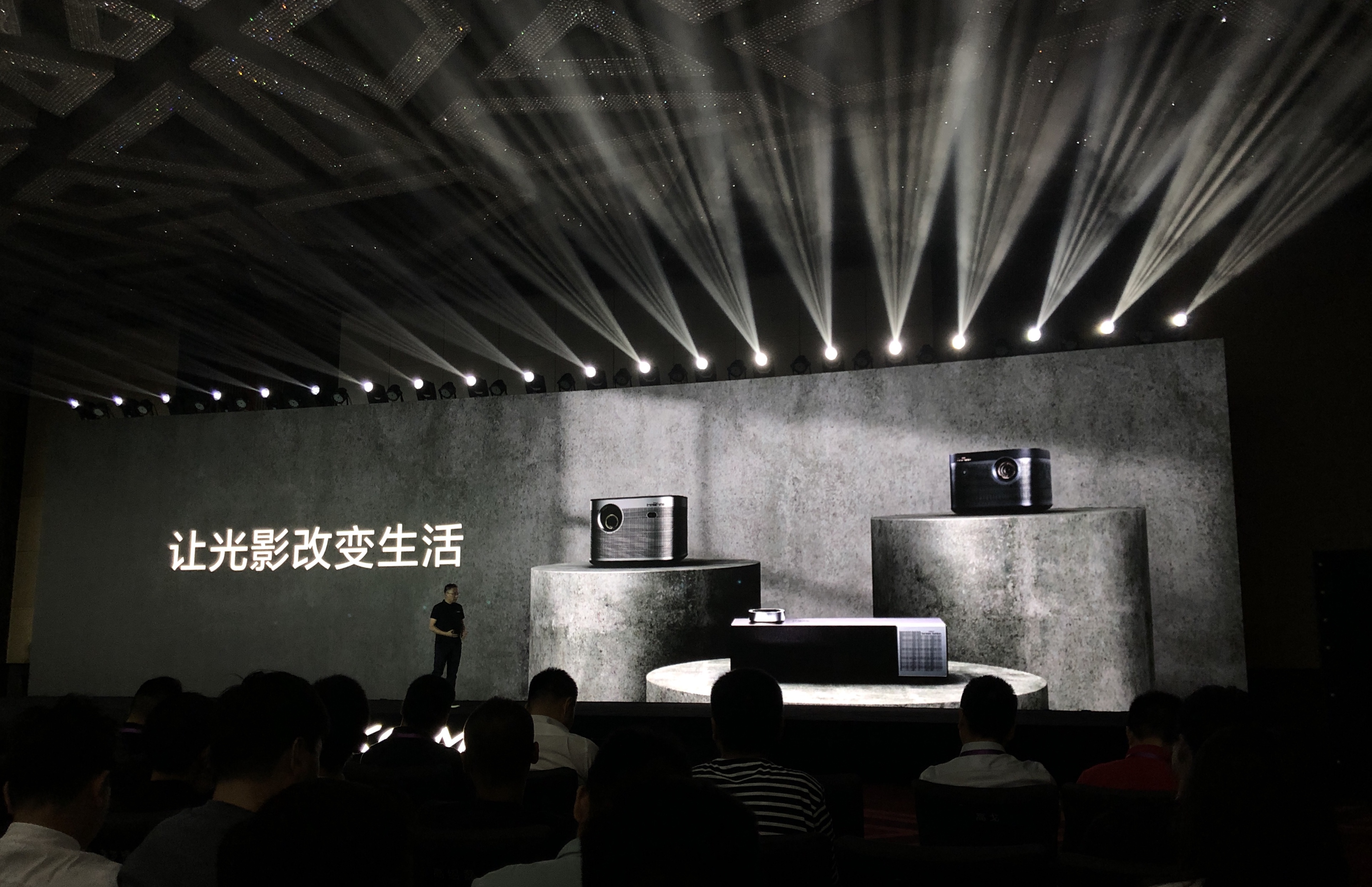 极米投影智能影音,极米投影闪屏