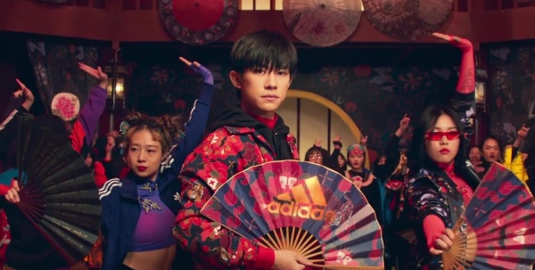 彭于晏易烊千玺刘亦菲原视频,刘亦菲易烊千玺阿迪达斯广告