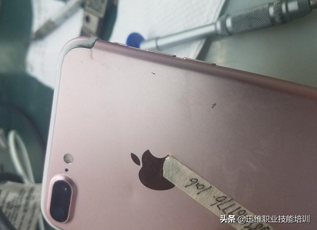 iphone手机摔一下最容易出现的问题,iphone重摔声音怎么回事