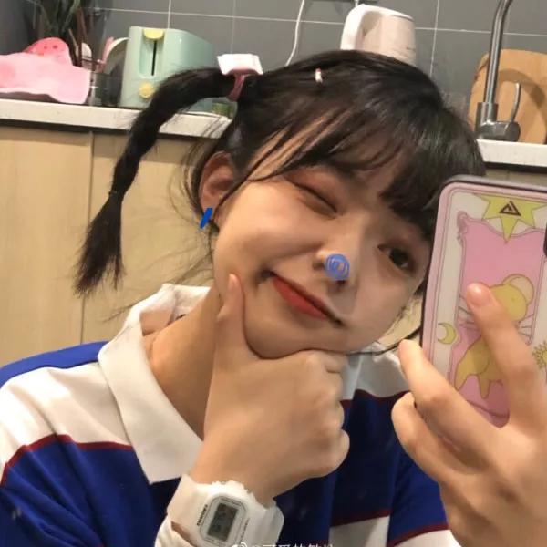 为什么黑头有时坑坑洼洼有时光滑,鼻子有黑头但是鼻子表面是光滑的