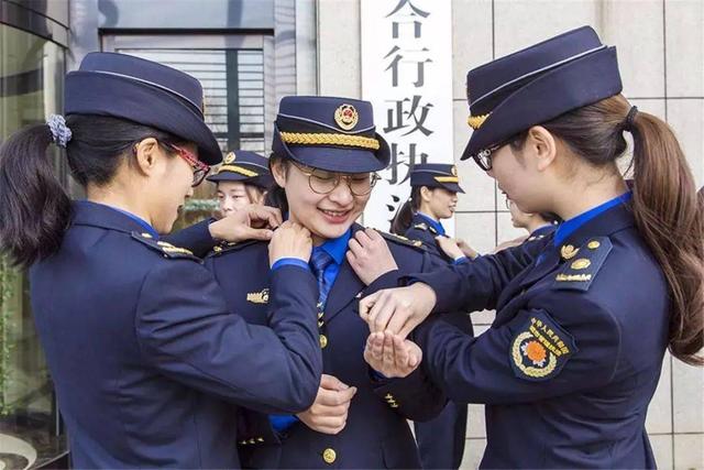 专科考公务员只能报三不限吗,专科能考三级高级工吗