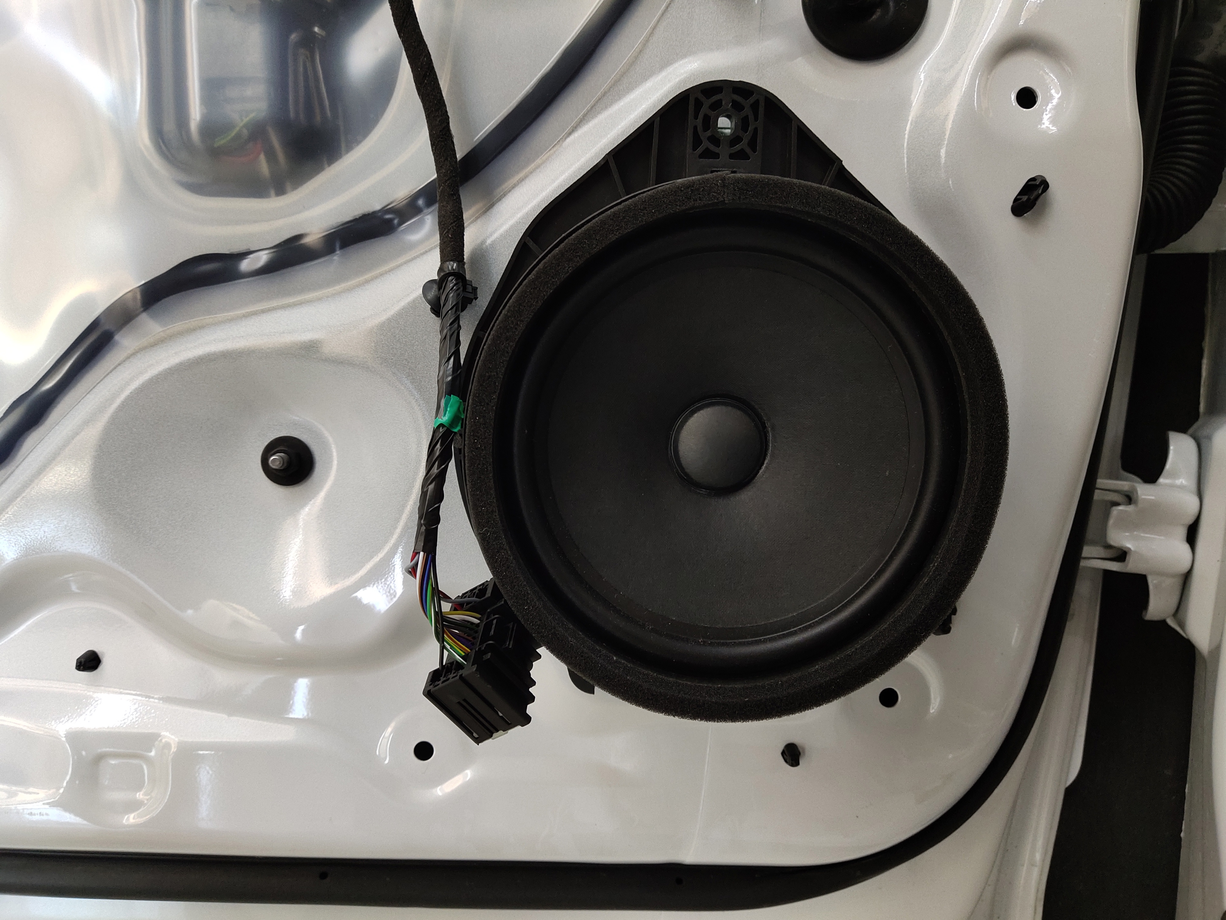 别克gl8音响改装套餐价格表,保定别克gl8改装音响多少钱