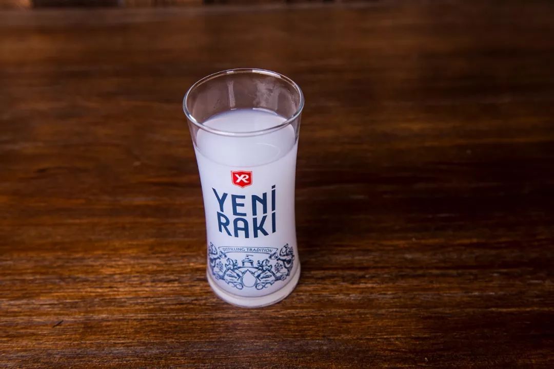 “豆酱白酒”、“消毒水威士忌”——盘点那些味道“邪门”的烈酒