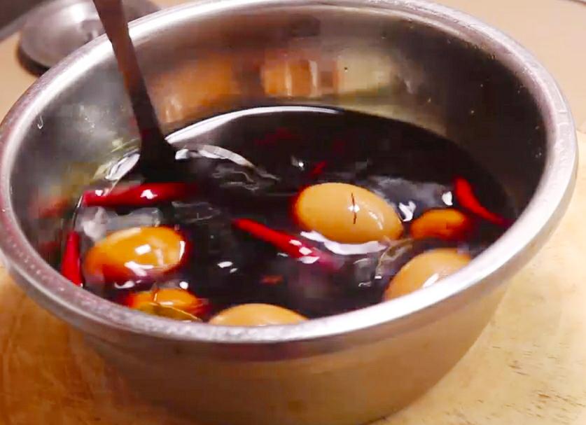 乡巴佬卤蛋的家常做法放味精吗,乡巴佬卤蛋怎么做蛋清劲道