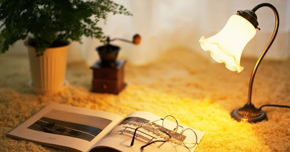 故事：结婚纪念日，他买花却遭妻子怒骂，隔天看到妻子的短信他如遭雷轰