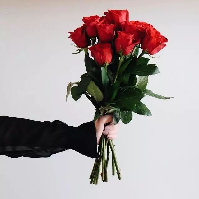 鲜花枯萎了先别扔,鲜花第二天发蔫