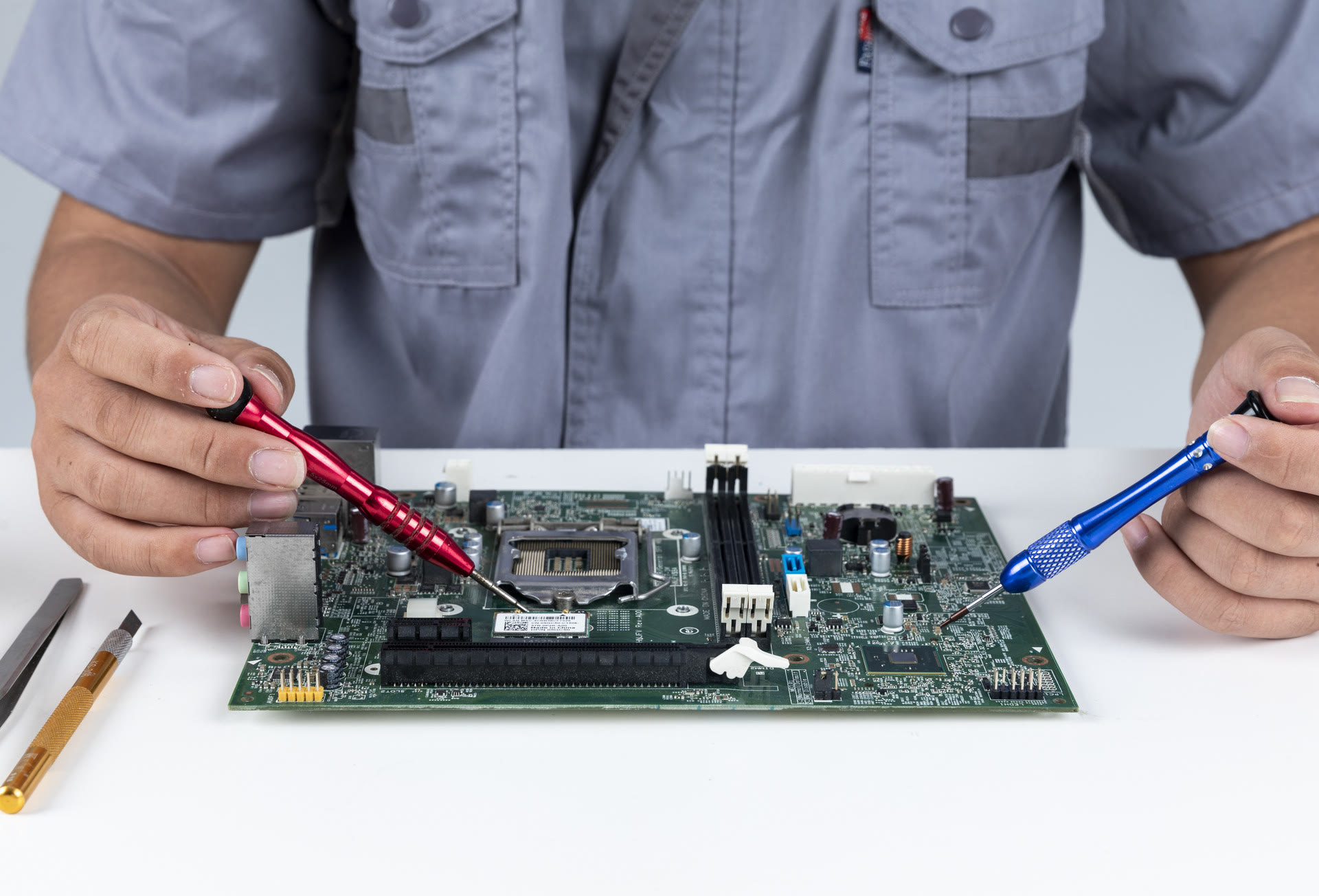 紫翔电子厂工作累不累,电子厂工作环境