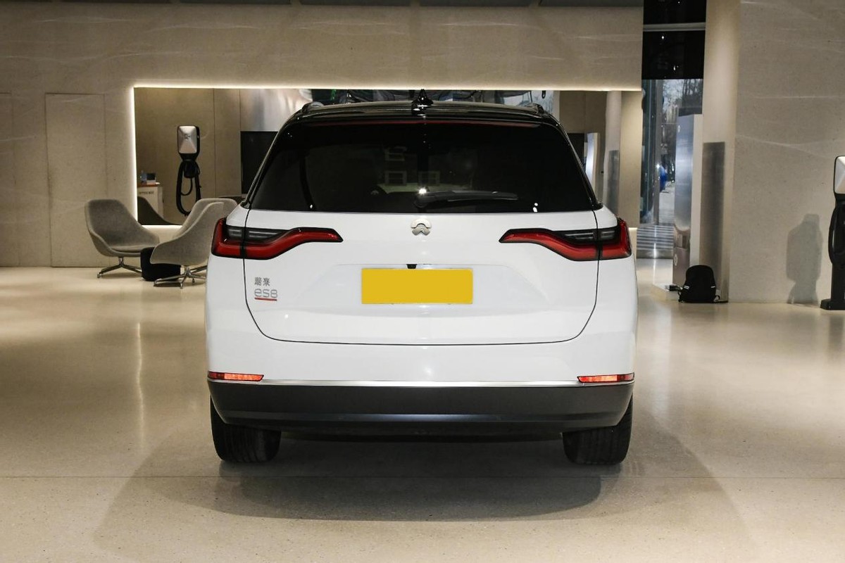 蔚来全新es8上市多少钱,60万买新款蔚来es8值得吗