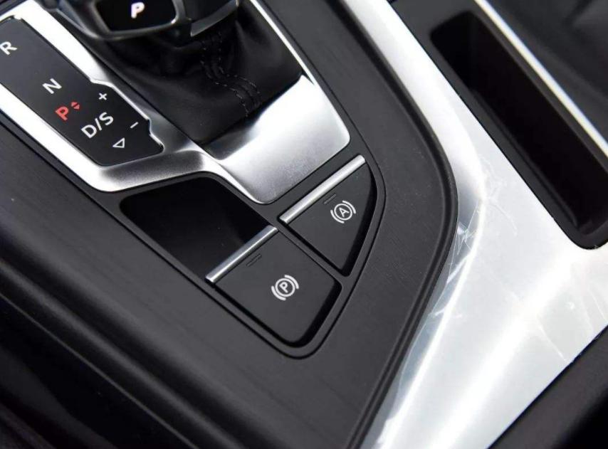 欧尚z6自动挡不放手刹开车会怎样,开车手刹忘了开了20分钟防伤车吗