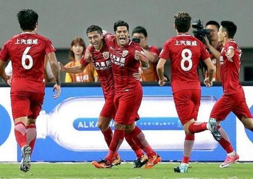 上港佩雷拉掩面哭泣,上港乘风破浪佩雷拉