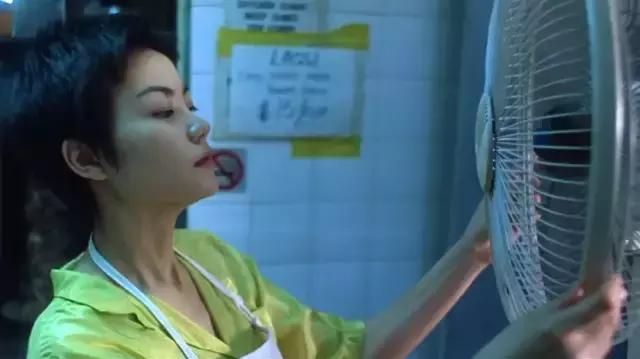 “你月薪3千，却用上万化妆品，哪个男人养得起你”