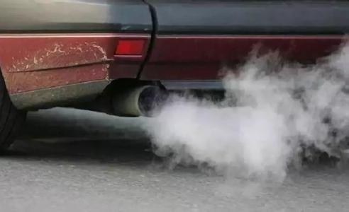 汽车尾气异常怎么回事,尾气排放故障灯亮需要停车检查吗