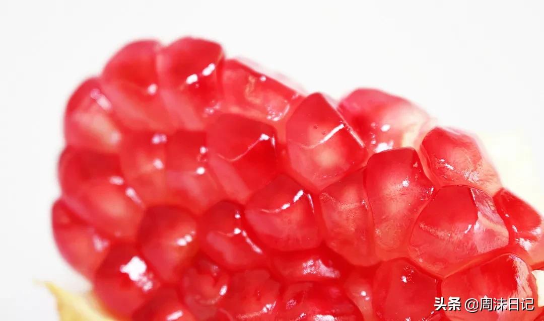 云南突尼斯软籽石榴爆汁不吐籽,甘甜爆汁突尼斯软籽石榴