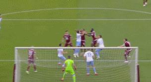 c罗全场9射2正罚丢点球,c罗进球裁判直接给黄牌