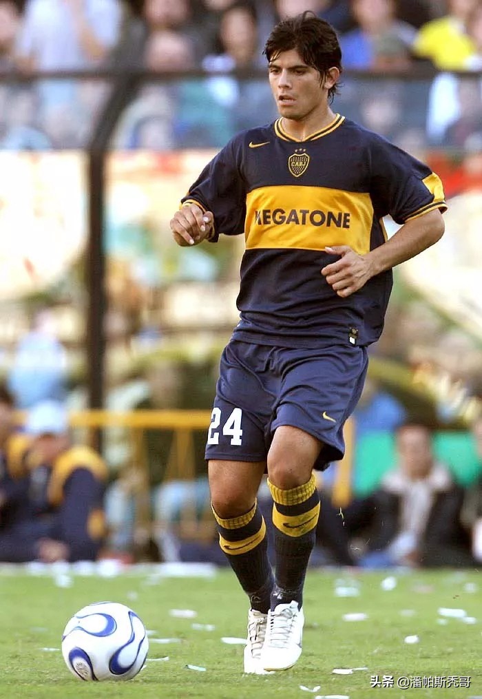 他是欧联杯之王的中场核心，也是蠢事之王，加油站离奇受伤养半年