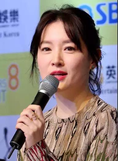 李英爱韩国化妆品,李英爱代言whoo的哪一款