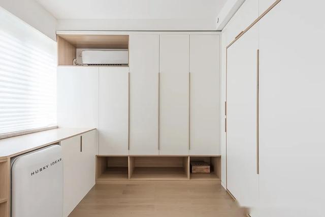 原木风吊顶效果图客厅简约,简约原木风